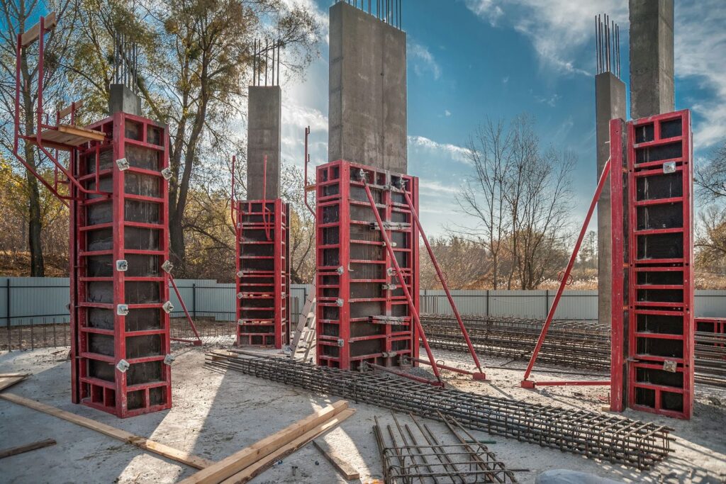 Vertical formwork panels